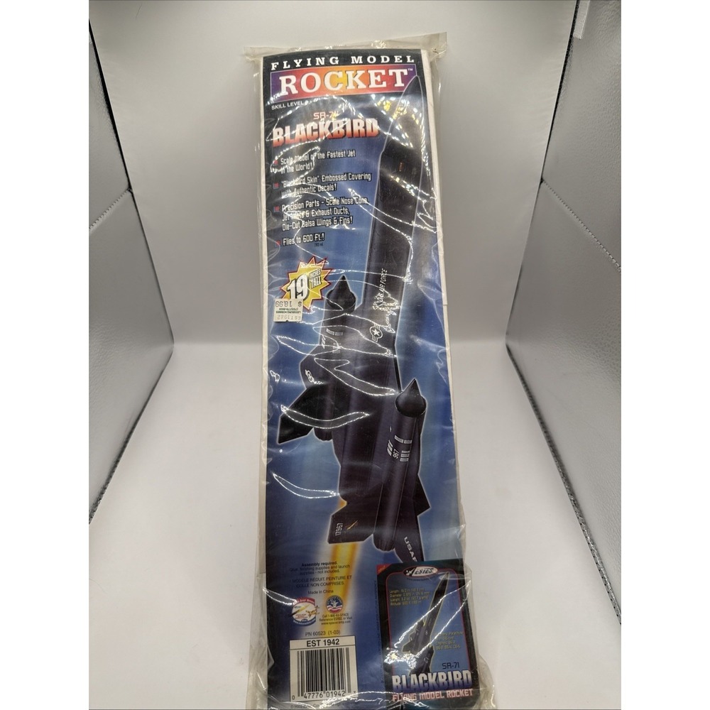 Vintage ESTES SR-71 Blackbird Flying Model Rocket Kit #1942 Skill Level 3